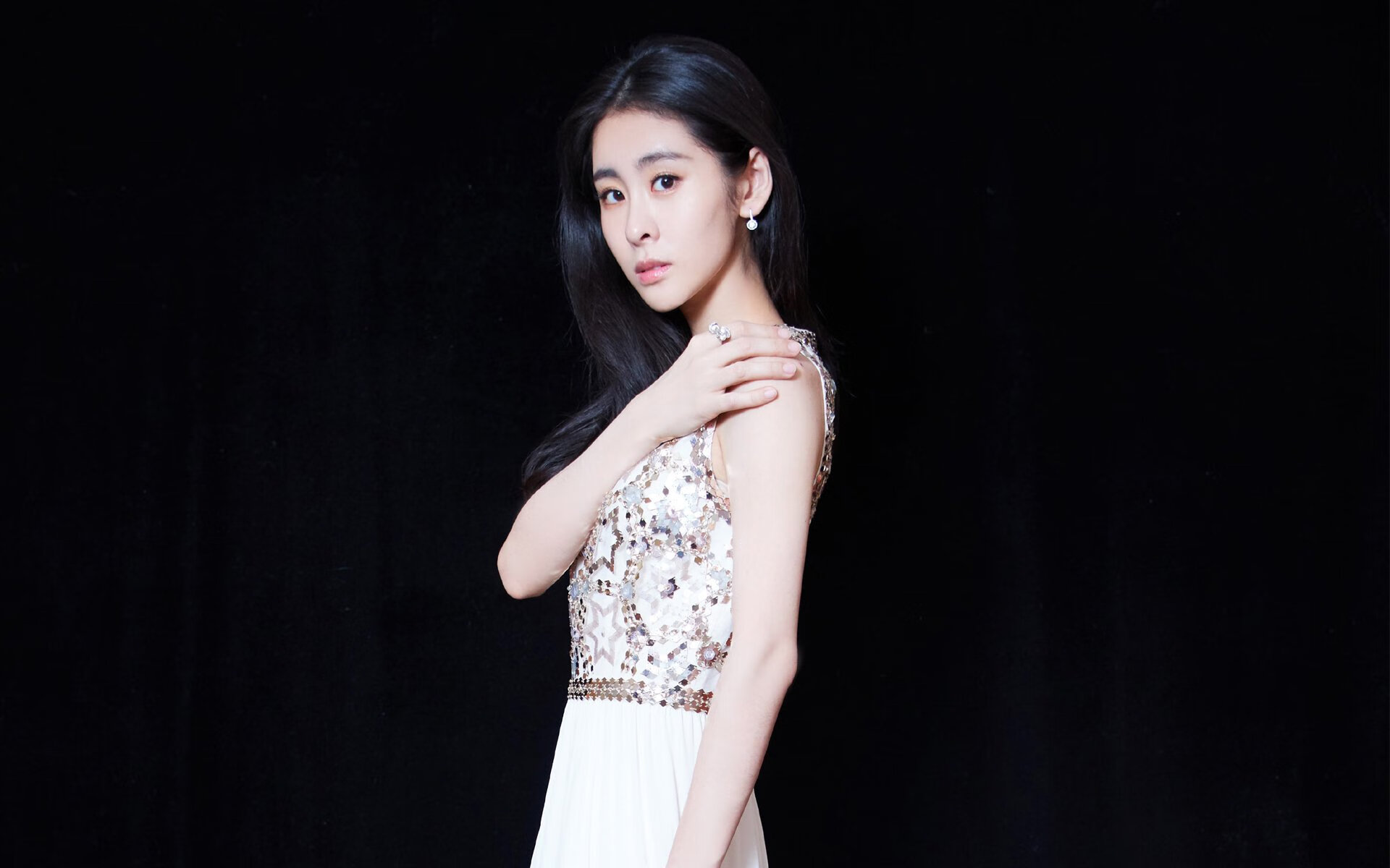 Leyu Sport下载-英超球队采用AI技术监测比赛中体能消耗曲线，英超球员身体素质