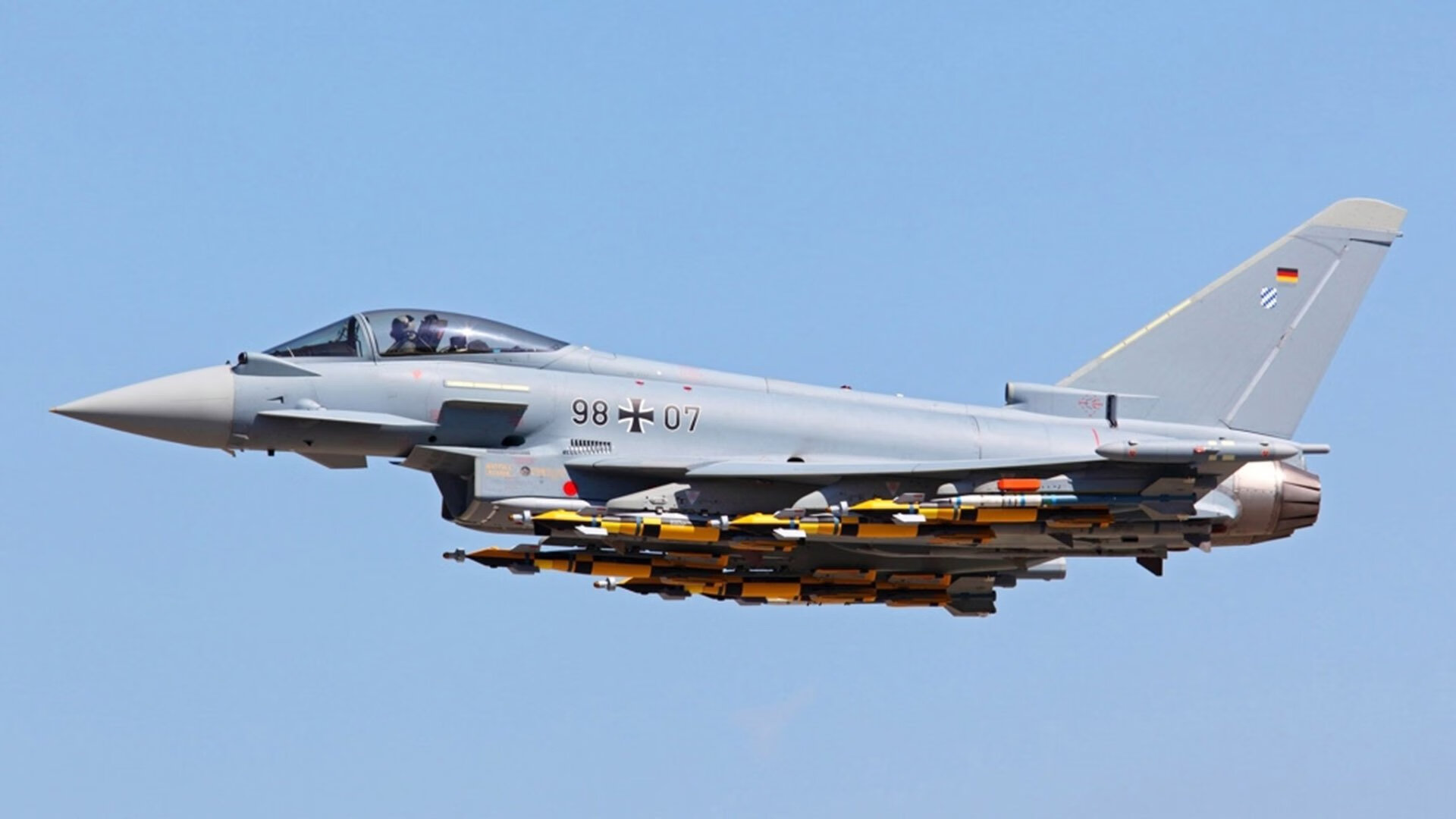 乐鱼vip-中甲球队主场迁移引发球迷讨论，中甲场地