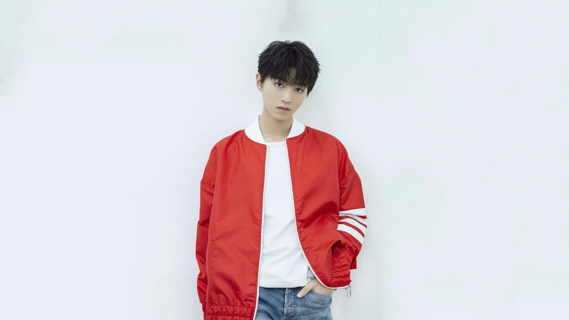 APP下载 LY Sports-国家队攻守转换速度为何普遍滞后，国家队02转手指表情包