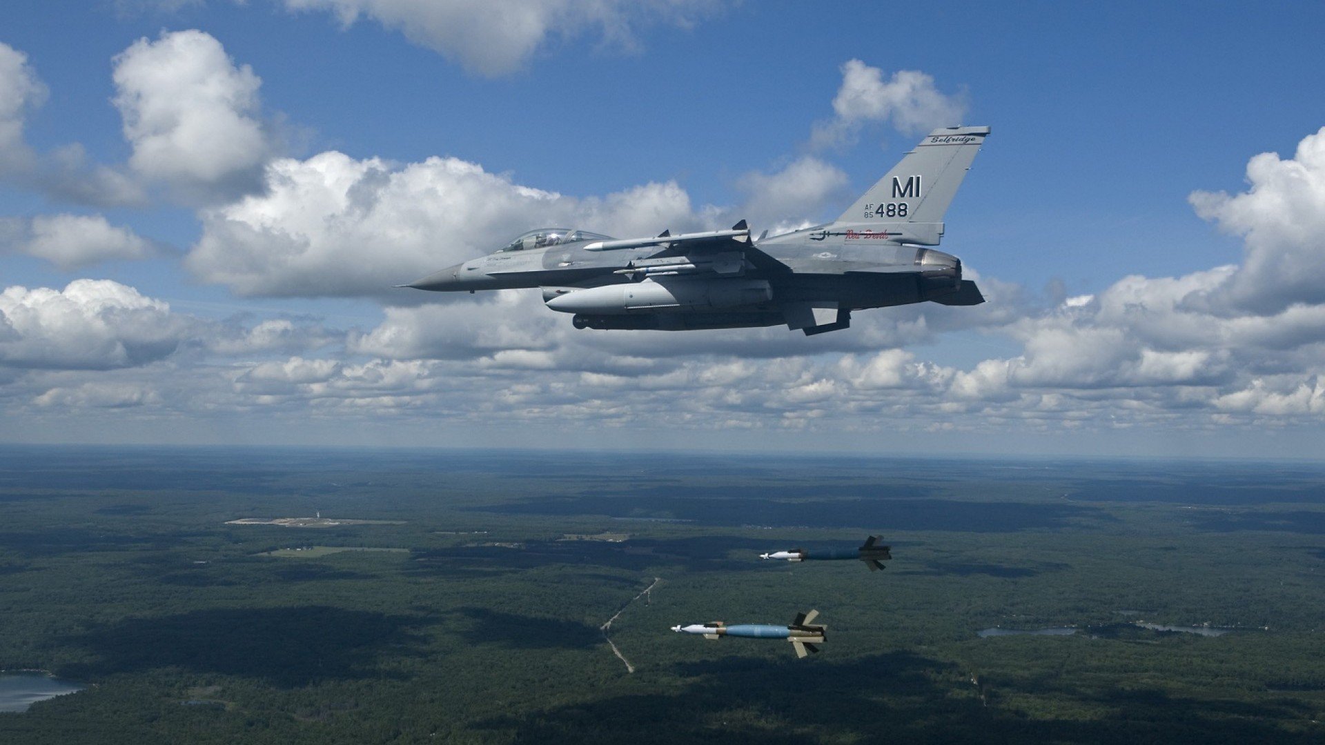 乐鱼体育平台官网-湖人内线球员频频抢板打乱对手节奏，湖人内扛